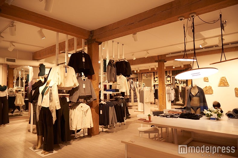 「キットアンドエース」／洗練されたデザインのシンプルなアイテムが充実