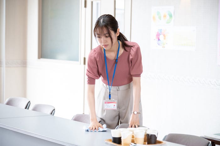 田辺桃子「癒やしのお隣さんには秘密がある」第4話より(C)日本テレビ