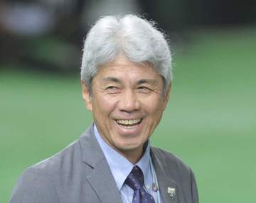 巨人 緒方耕一氏が華麗な転身果たしたイケメン右腕と2ショ！高卒3年目で開幕投手→引退後に宅建合格＆俳優デビューも