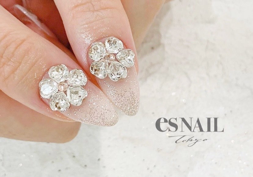 ワンポイントビジューネイル特集 トレンド感や華やかさをプラス プレゼント企画あり モデルプレス