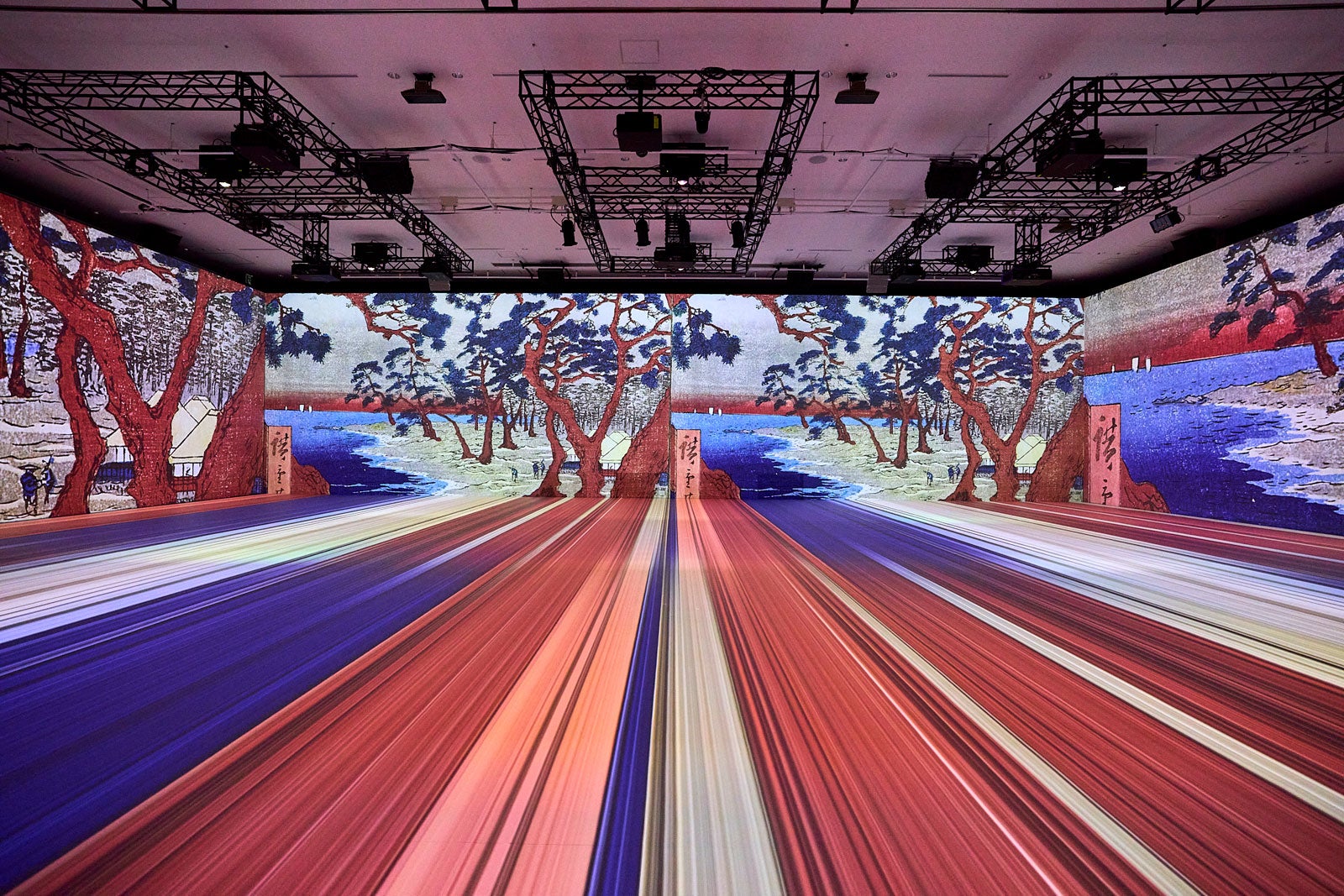 「Immersive Museum TOKYO vol.3 印象派と浮世絵 〜ゴッホと北斎、モネと広重〜」会場空画（提供写真）