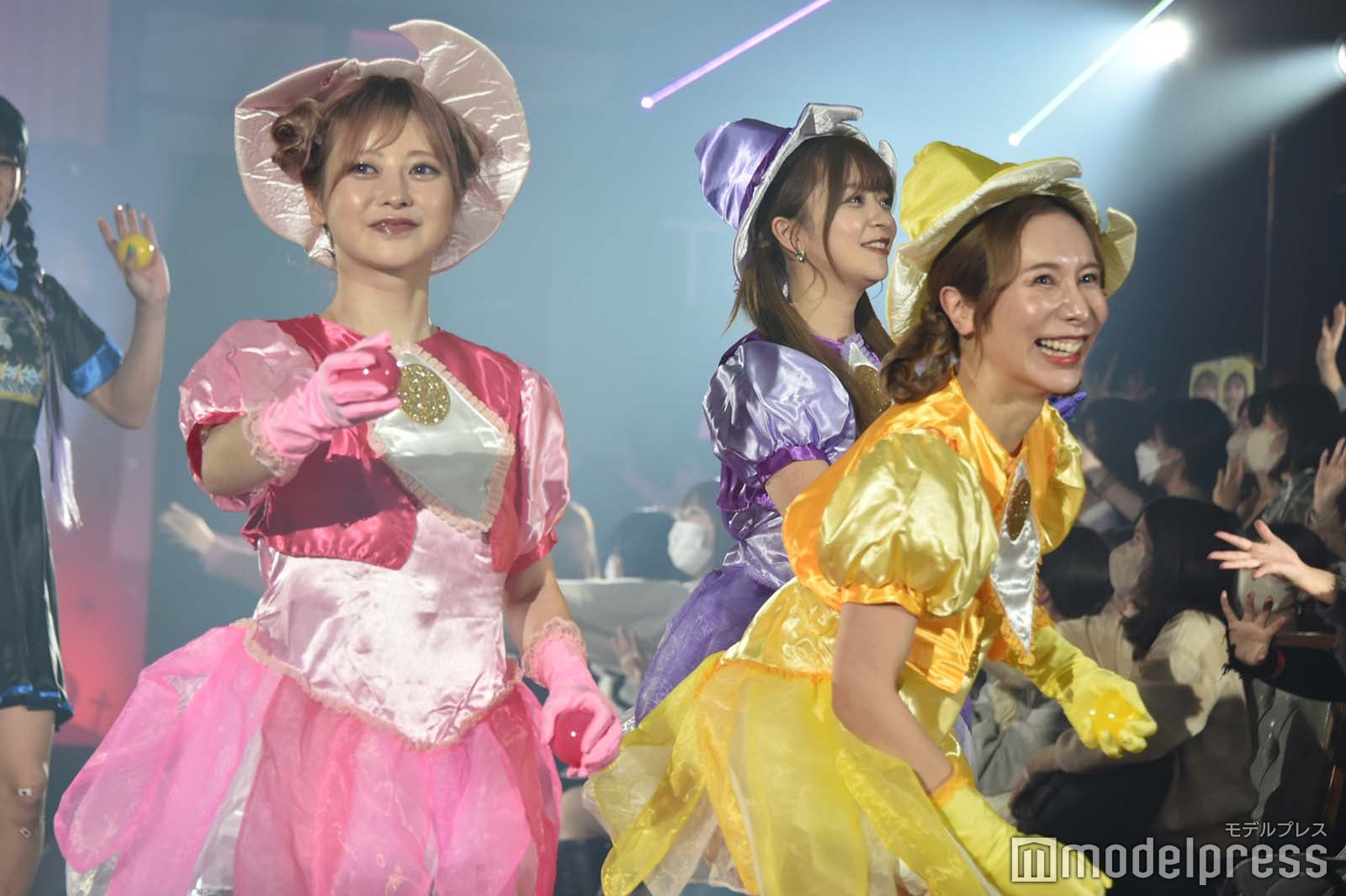 ヘラヘラ三銃士／（左から）まりな、ありしゃん、さおりん（C）モデルプレス