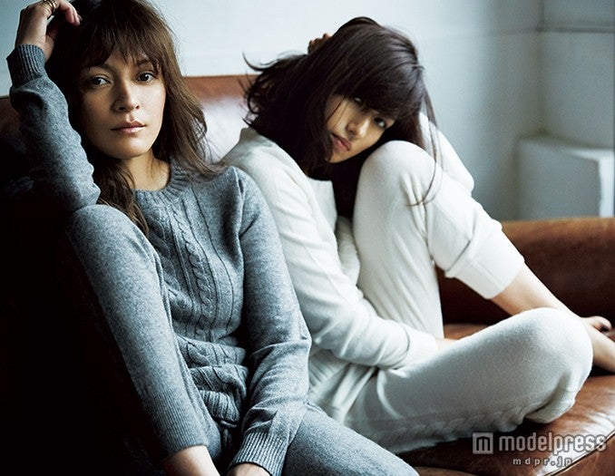 岩堀せり、佐田真由美／「SALON by PEACH JOHN 冬号」より