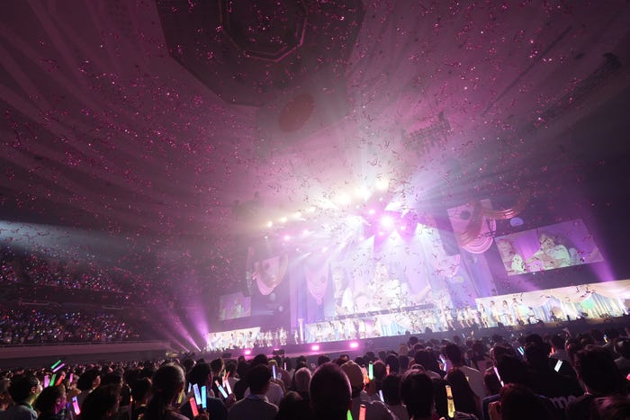 「古参も新規も⼤集合︕なんでもありのAKBでっせスペシャル」(C)AKB48