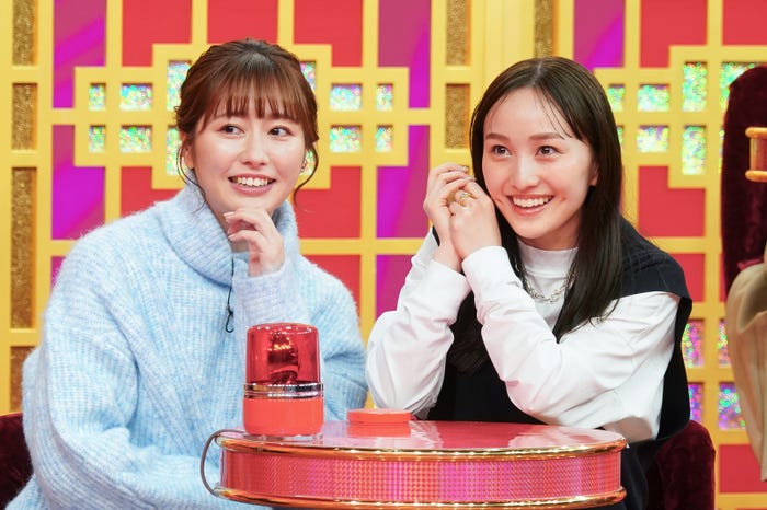 佐々木彩夏、百田夏菜子 (C)日本テレビ