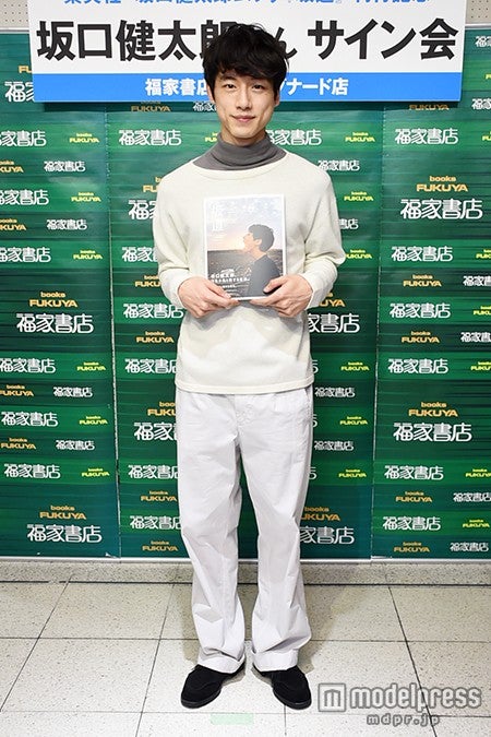 塩顔男子 坂口健太郎の勢い止まらず 抜擢続いた1年は 色んなものを知れた モデルプレス 塩顔男子 坂口健太郎の勢い止まらず 抜擢続いた1年は 色んなものを知れた モデルプレス