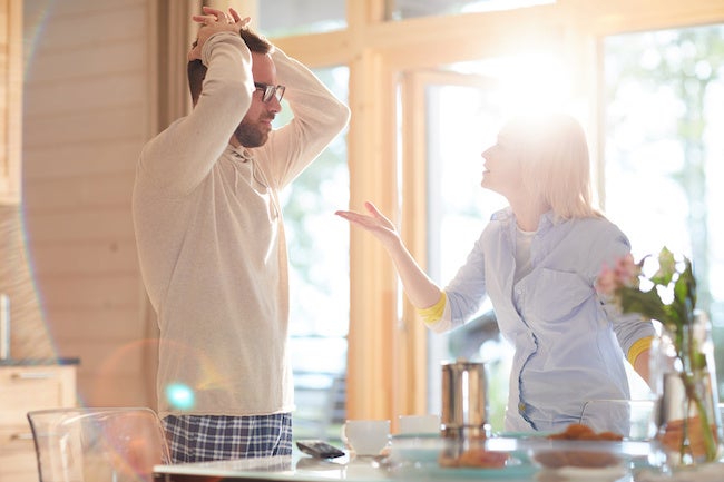 離婚寸前の夫婦喧嘩…！後悔しないための正しい距離の置き方4選