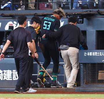 日本ハム激痛 左手負傷の水谷が「左尺骨遠位端骨折」との診断 試合復帰まで約6週間の見通し