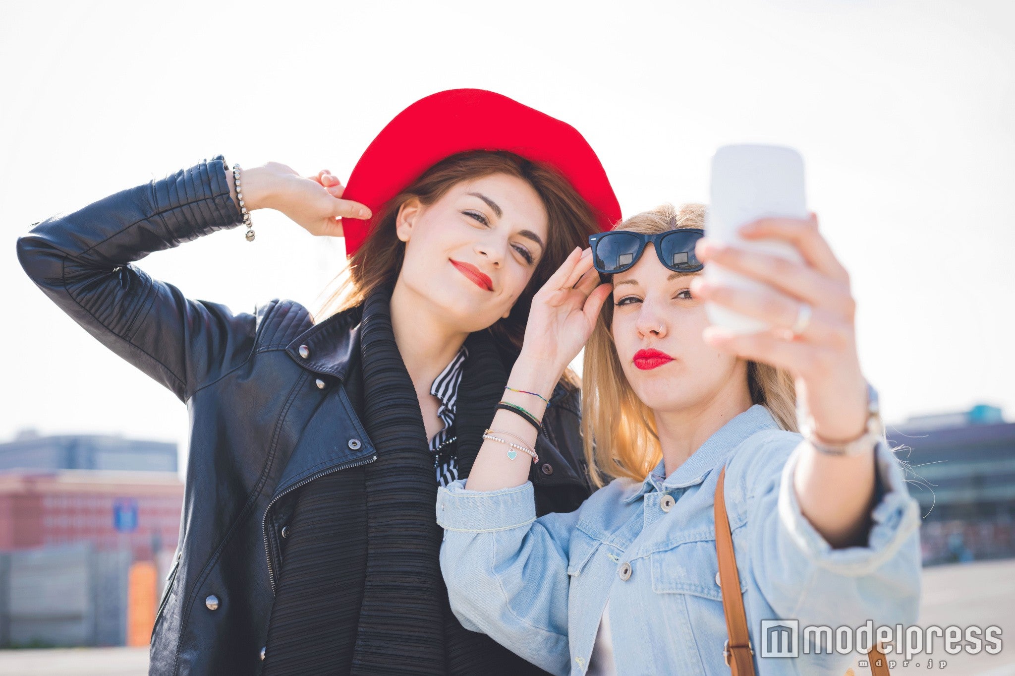 自撮りする女子を見て男子が思うこと5つ ネガティブだけではない モデルプレス
