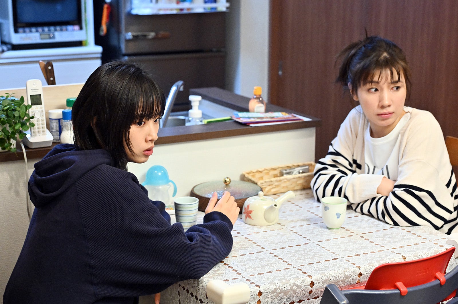 河合優実、仲里依紗「不適切にもほどがある！」第7話より（C）TBS