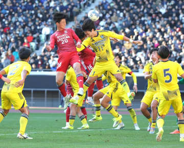茨城県勢コンプリートに王手 鹿島学園が流通経大柏を撃破 初の決勝進出 後半45分にワーズィージェイヴェンが劇的ゴール