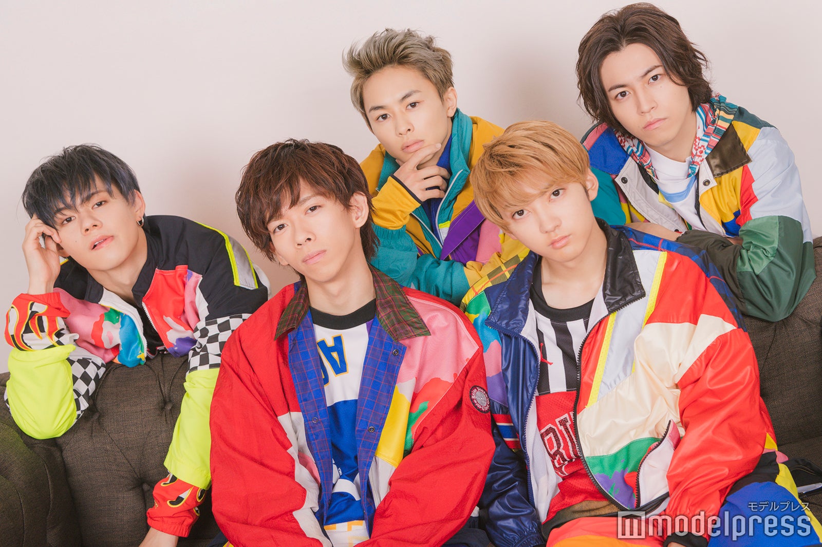 超特急（前列左から）リョウガ、ユーキ（後列左から）カイ、タクヤ、タカシ（C）モデルプレス