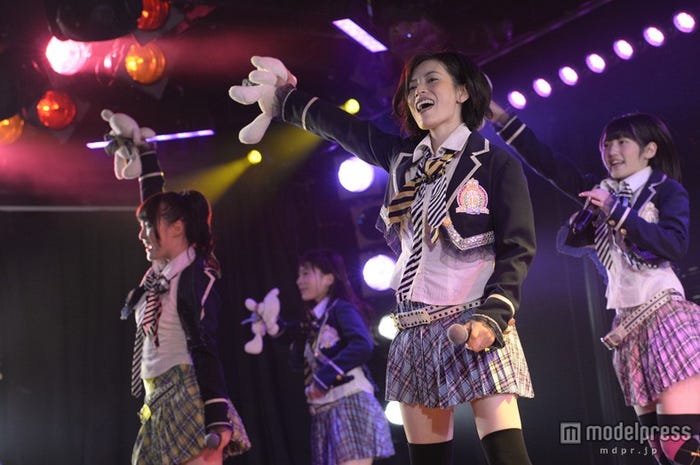 7月16日に行われた峯岸チーム4「アイドルの夜明け」公演の様子(C)AKS