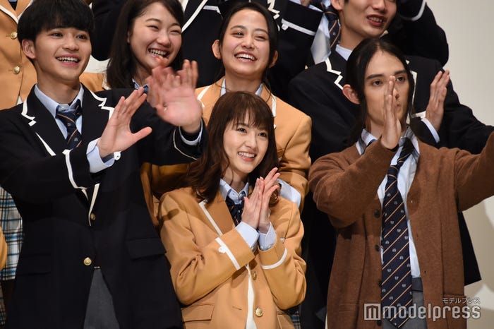 中田圭祐、若月佑美、栗原類(C)モデルプレス