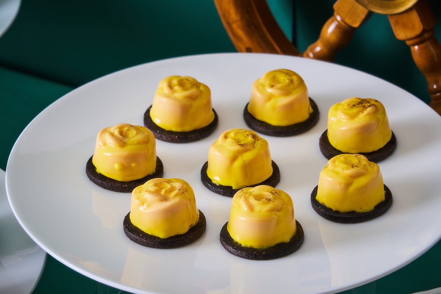 【いばら姫】バラのムース／画像提供：HMJ