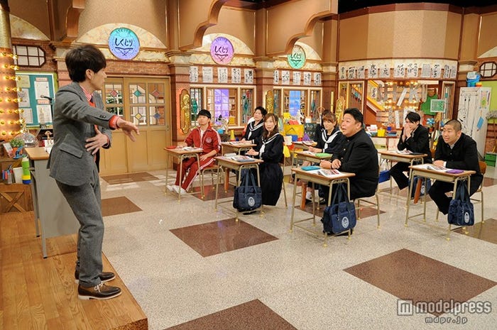 鶴久政治先生による“楽なポジションに甘えて、空気みたいな存在にならないための授業”の様子(画像提供:テレビ朝日)