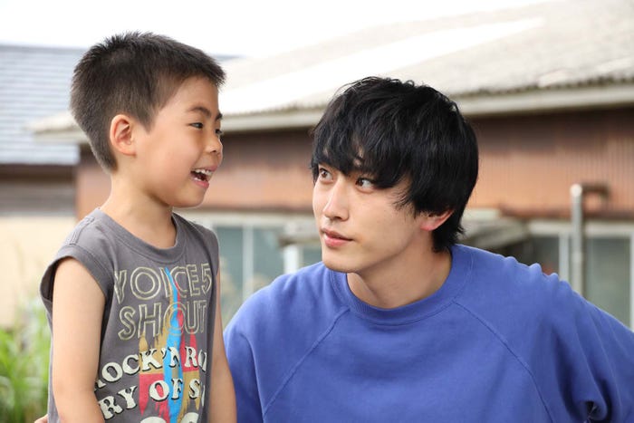 加藤叶和、杉野遥亮「ばらかもん」第8話より(C)フジテレビ