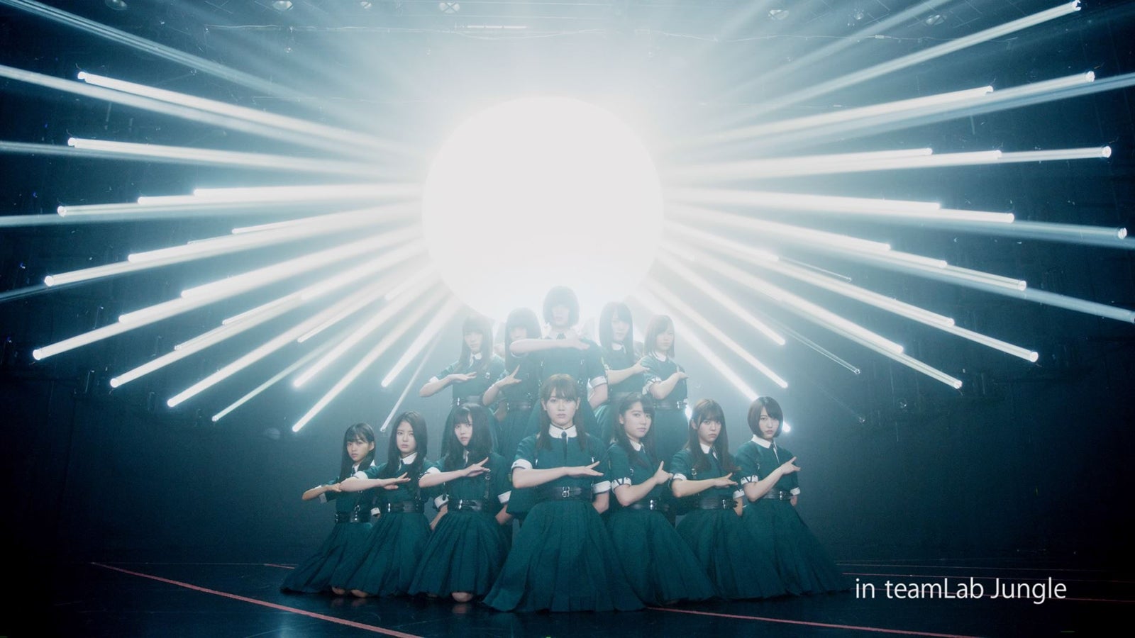 欅坂46／「ダンス」篇より（提供写真）