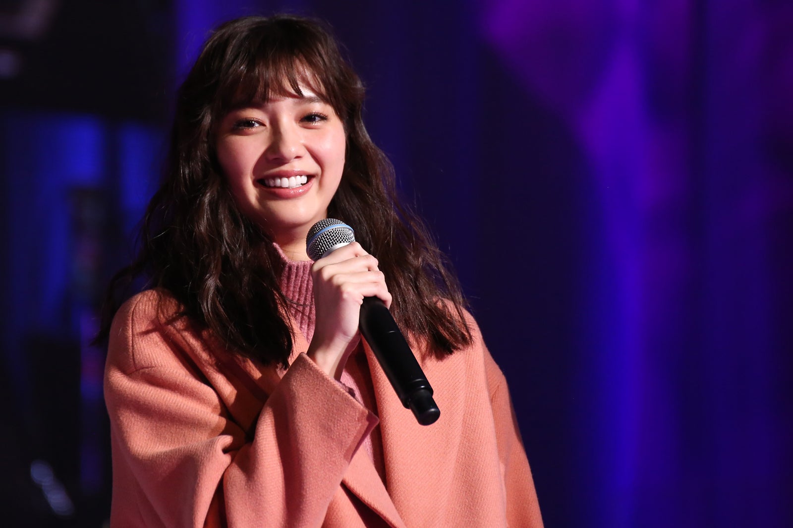 新川優愛がサプライズ登場