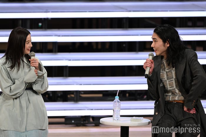 吉高由里子、柄本佑(C)モデルプレス