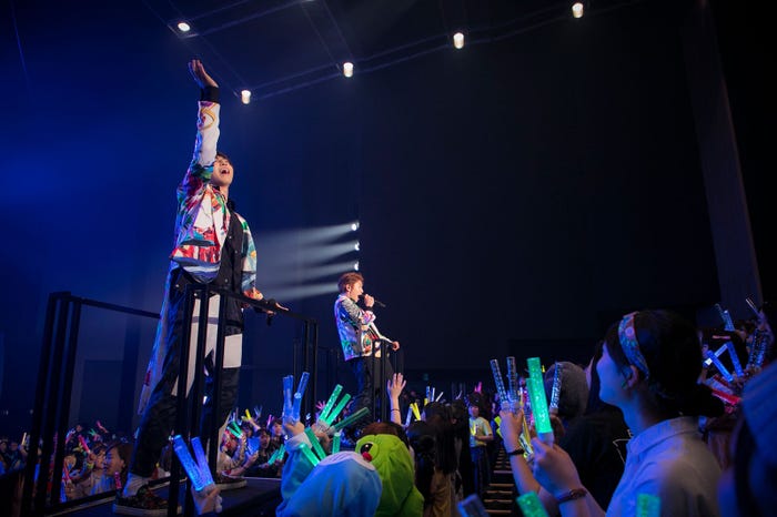 超特急「Bullet Train 5th Anniversary Tour 2017 『Trans NIPPON Express』」より(画像提供:スターダスト音楽出版)