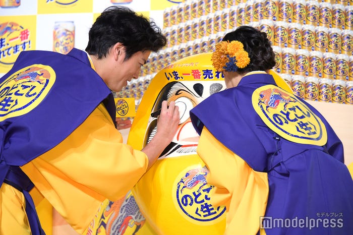 桐谷健太、小島瑠璃子(C)モデルプレス