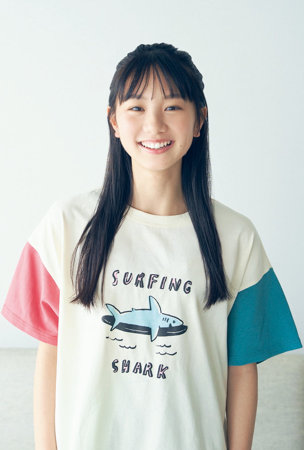 塩釜菜那「blt graph.vol.94」セブンネットショッピング購入特典ポストカード（提供写真）