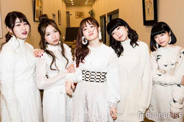 Little Glee Monster(左から)かれん、MAYU、芹奈、manaka、アサヒ