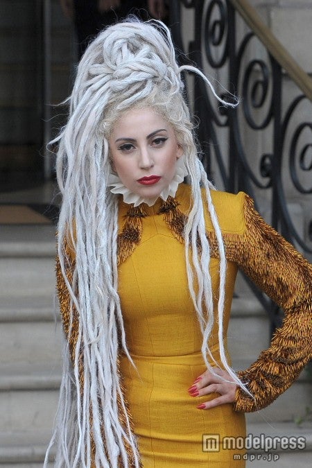 レディー・ガガ、クリスティーナ・アギレラとド迫力共演