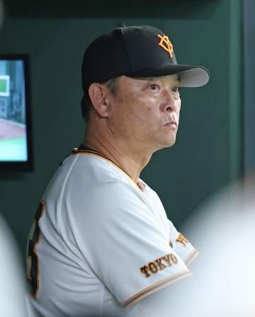 緊急交代の巨人・吉川 橋上監督代行が言及「ちょっと下半身の方で違和感があった」「股関節ではないと思う」