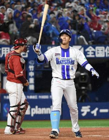 DeNAが痛恨逆転負け 伊藤光に恩返しのダメ押し弾も被弾 交流戦は2勝5敗 苦しい戦い続く