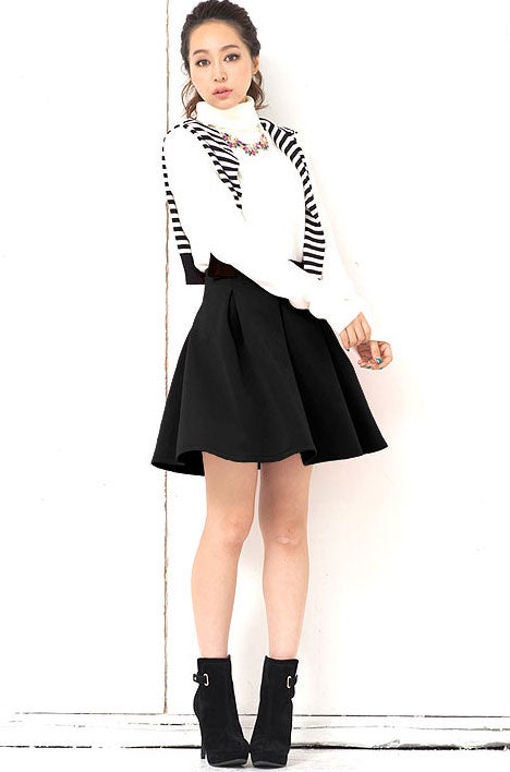 ダイバー素材ボリュームフレアミニスカート「神戸レタス」1980円（税込）／画像提供：神戸レタス