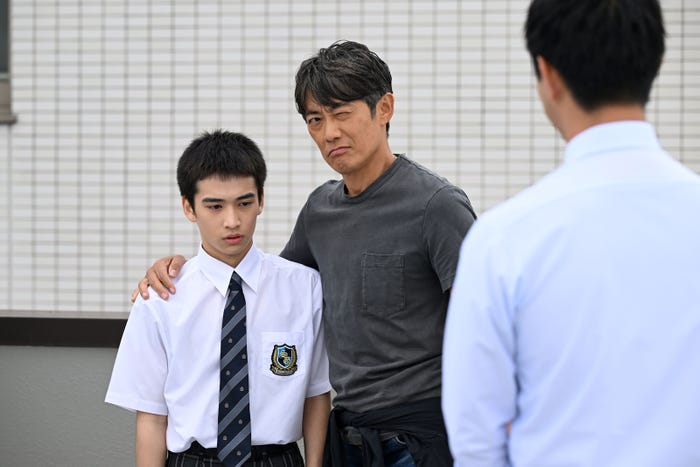 及川桃利、反町隆史「GTO」第5話(C)カンテレ