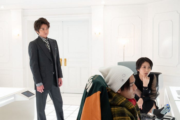 藤原竜也、日向亘、松下奈緒/「Get Ready!」第2話より(C)TBS