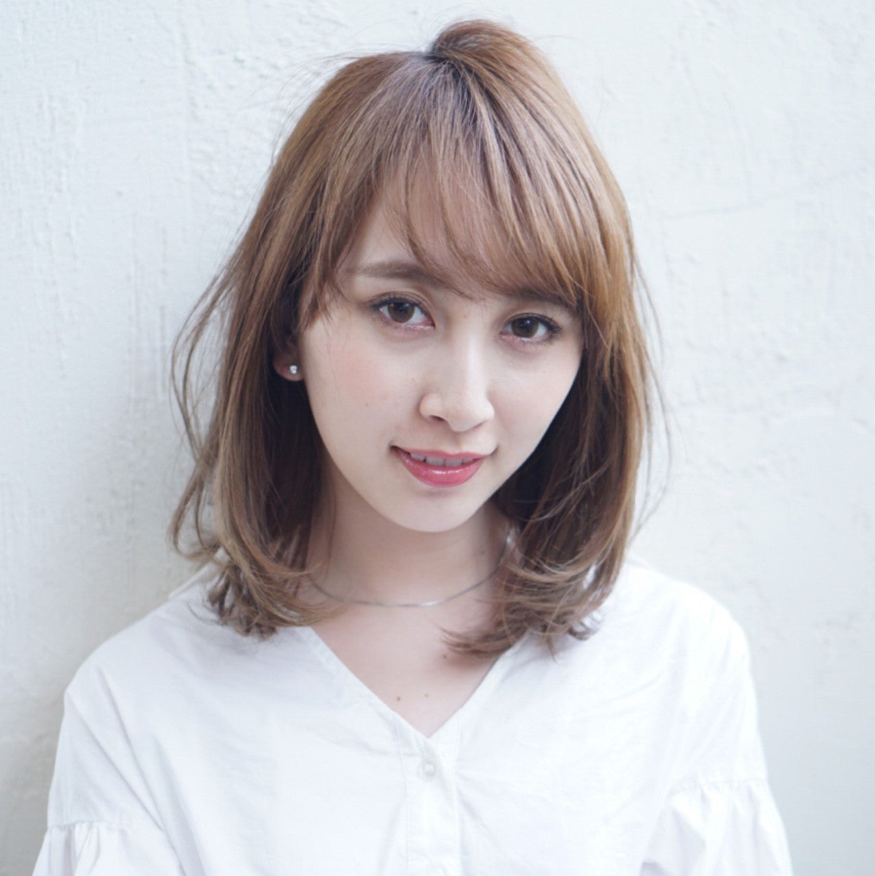 赤リップが映える黒髪ヘアで男ウケを狙う愛されスタイル集 モデルプレス