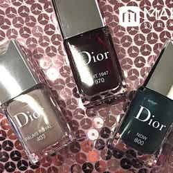 【Dior】の美しいダークカラーでモードな雰囲気を纏って (C)メイクイット