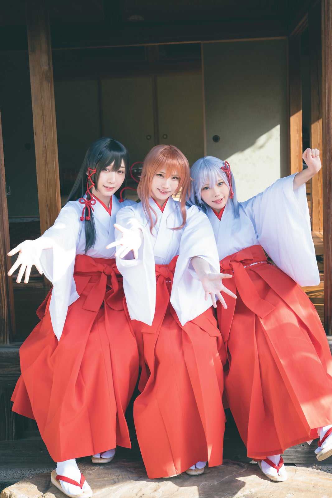 えなこ・伊織もえ・篠崎こころ、巫女三姉妹で登場　ラブコメ「甘神さんちの縁結び」とコラボ