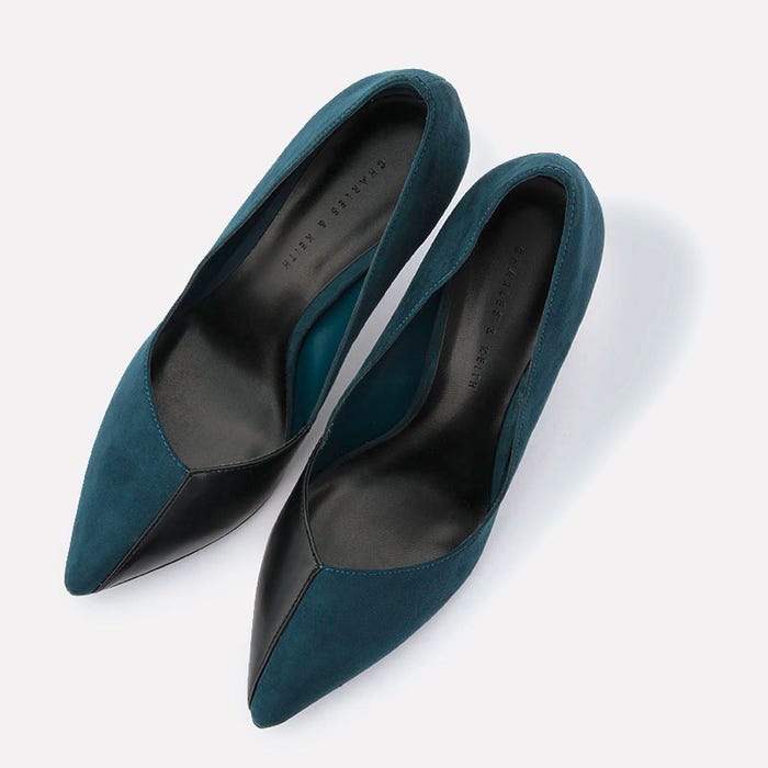 ポインテッドカバードパンプス「CHARLES & KEITH」7,452円(税込)/画像提供:CHARLES & KEITH OFFICIAL ONLINE STORE