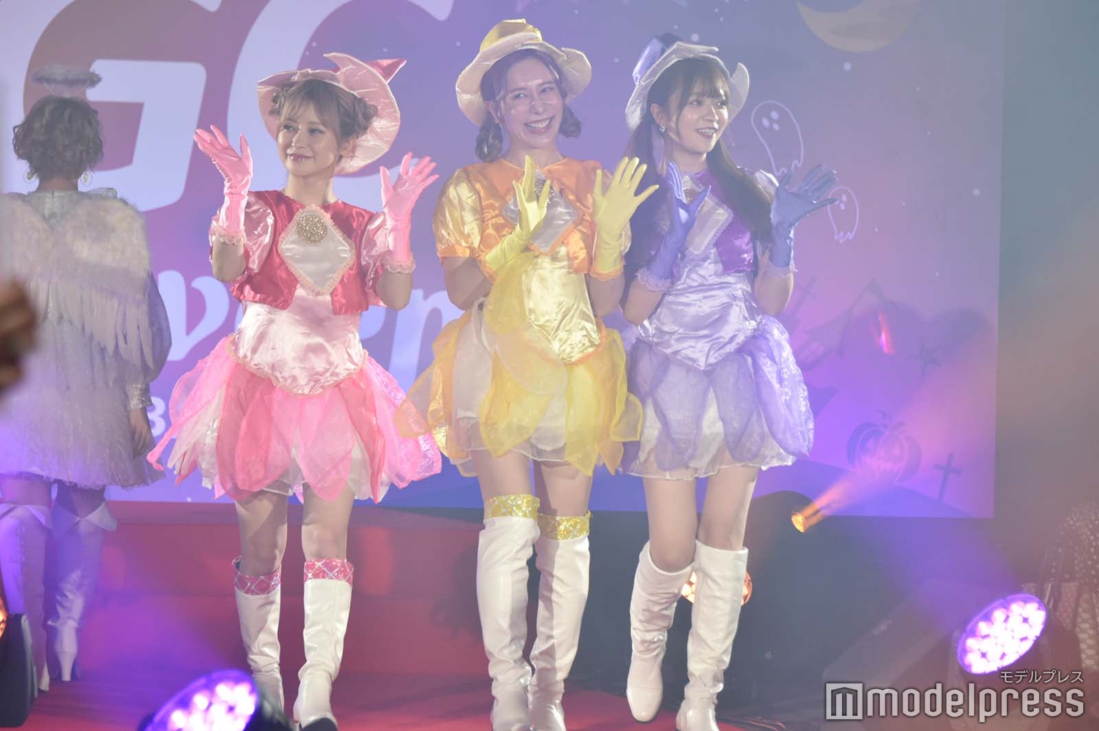 ヘラヘラ三銃士／（左から）まりな、ありしゃん、さおりん（C）モデルプレス