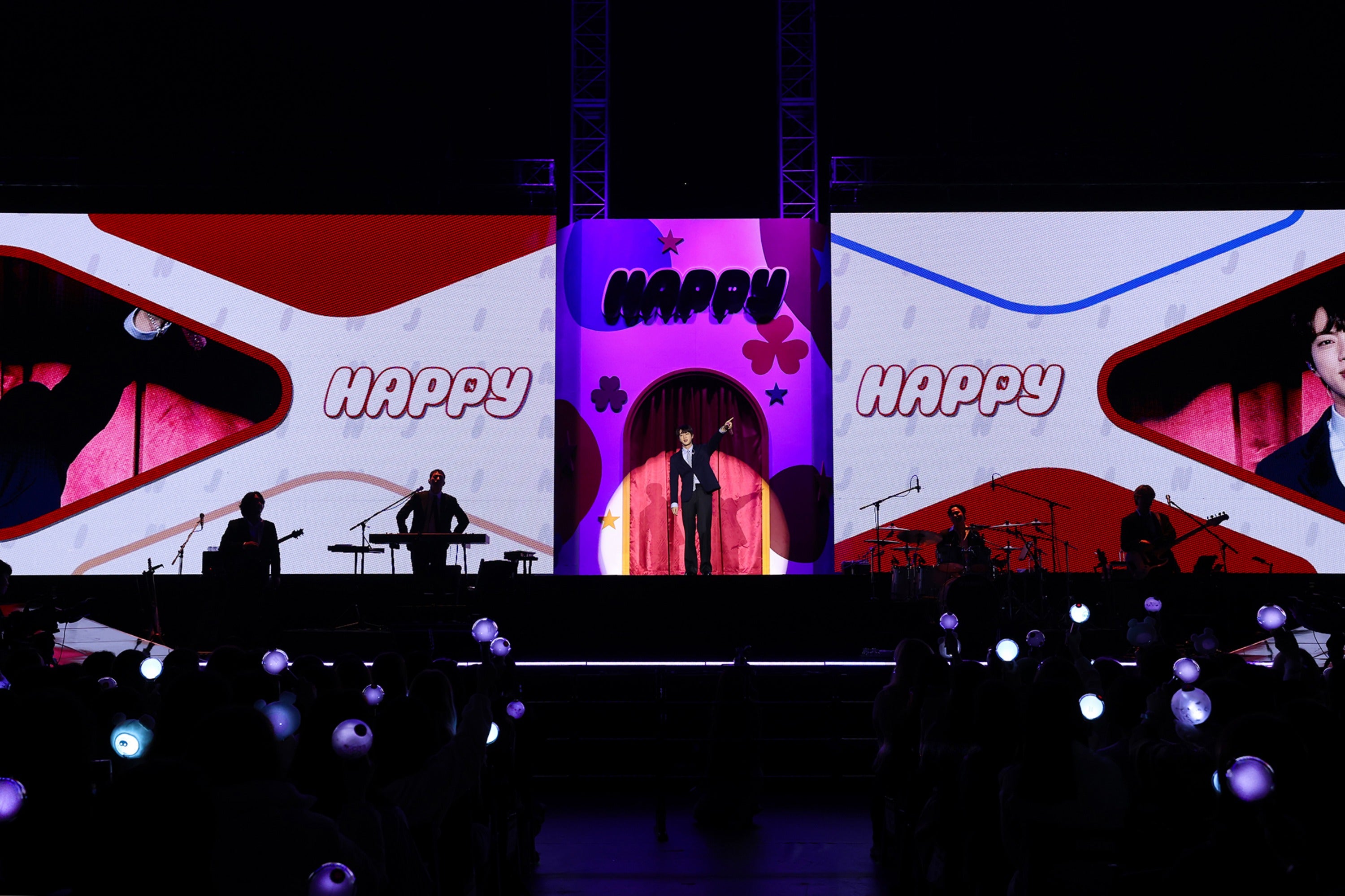 BTS・JIN、ソロショーケース開催で“幸せ”炸裂 Red Velvet BTS・JIN、ソロショーケース開催で“幸せ”炸裂 Red Velvet