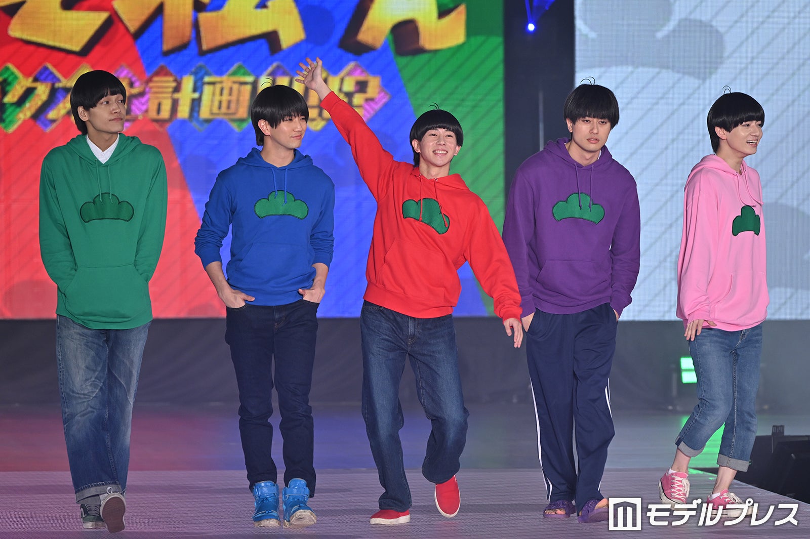 （左から）Aぇ! group、西村拓哉（C）モデルプレス