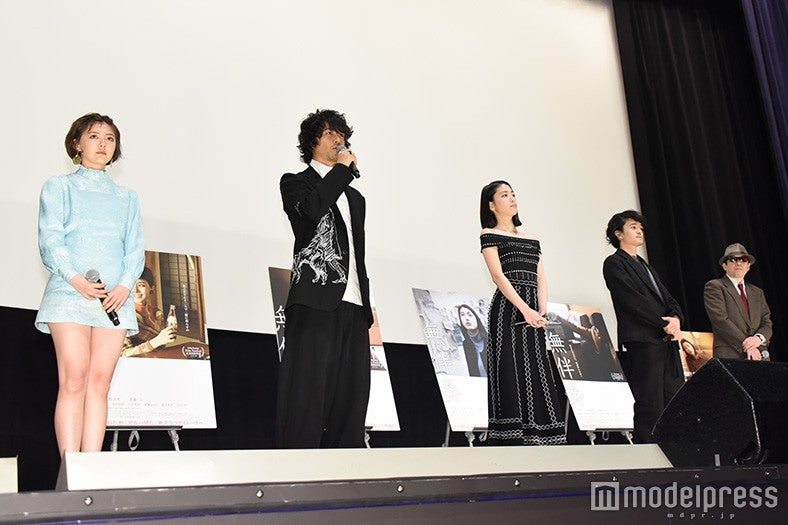 映画「無伴奏」初日舞台挨拶／左から：遠藤新菜、斎藤工、成海璃子、池松壮亮、中野ミホ、矢崎仁司監督（C）モデルプレス