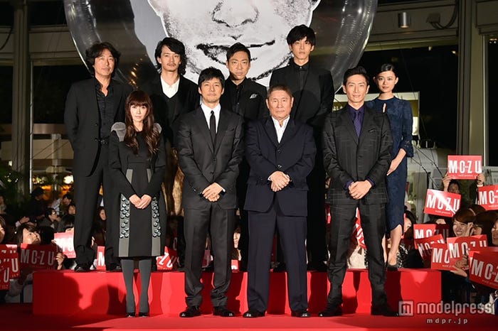 (前列左から)真木よう子、西島秀俊、ビートたけし、伊勢谷友介(後列左から)羽住英一郎監督、池松壮亮、香川照之、松坂桃李、杉咲花
