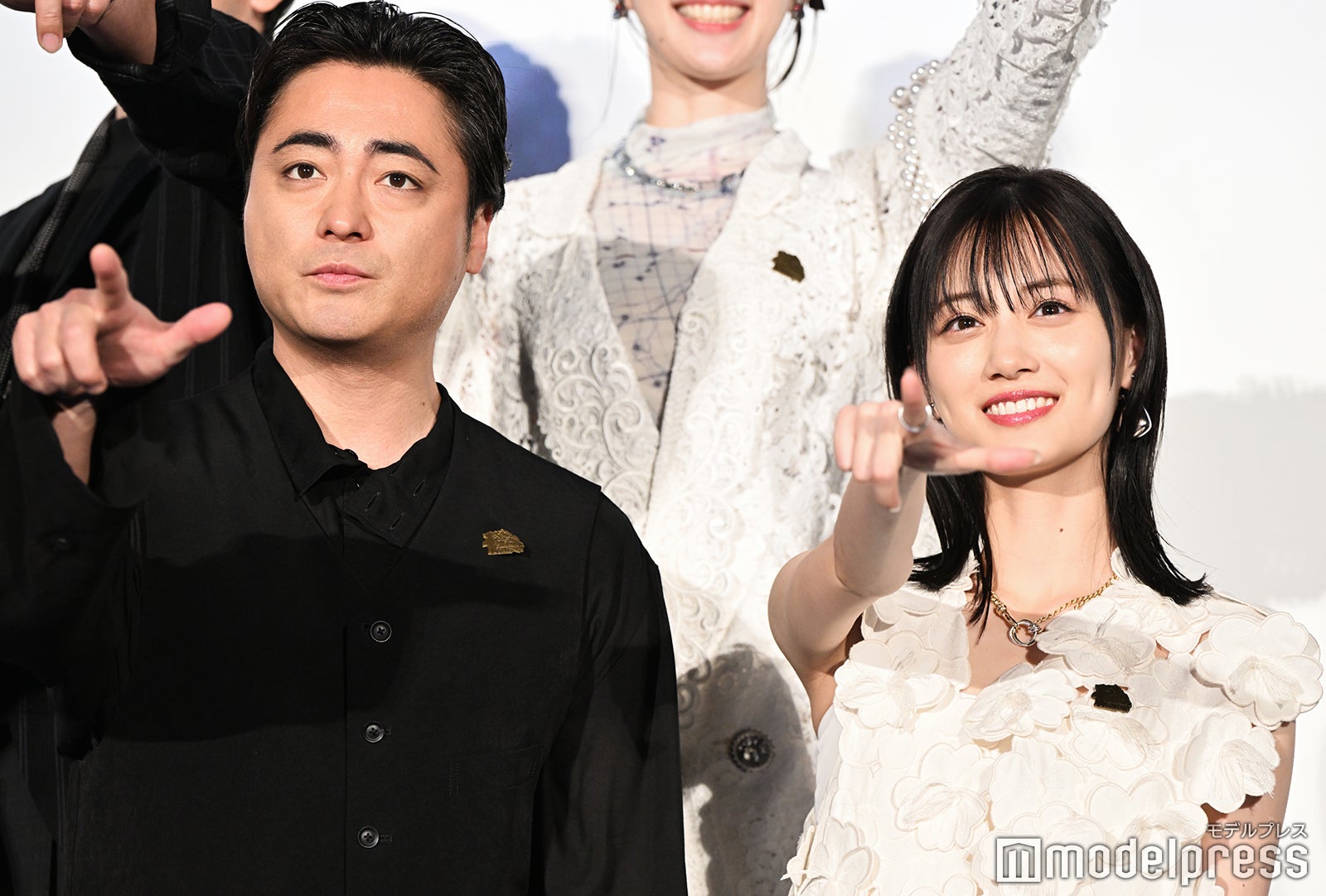 山田孝之、山下美月（C）モデルプレス