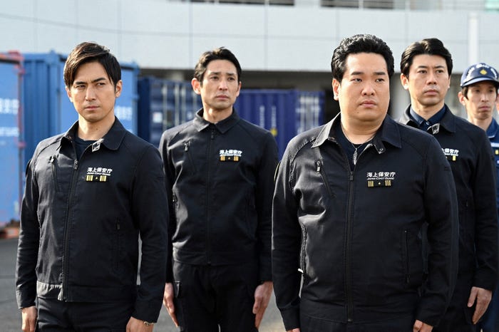 高橋光臣、岡崎体育/「DCU」最終話より(C)TBS