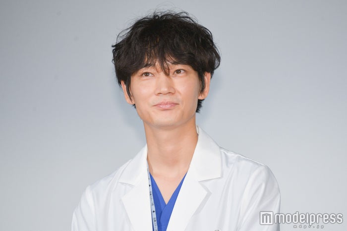 綾野剛 ピアノの腕前披露 Baby復活 サクラ先生素敵 絶賛の声続々 モデルプレス