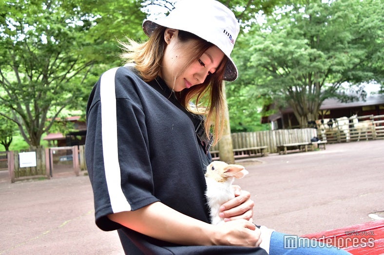 ウサギのぬくもりを感じて…