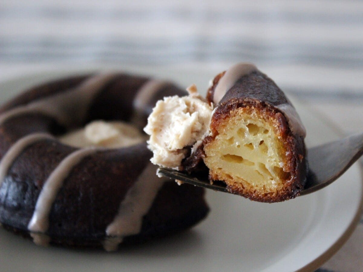 香り高いアールグレイを使った紅茶クリームは、軽やかな口どけ