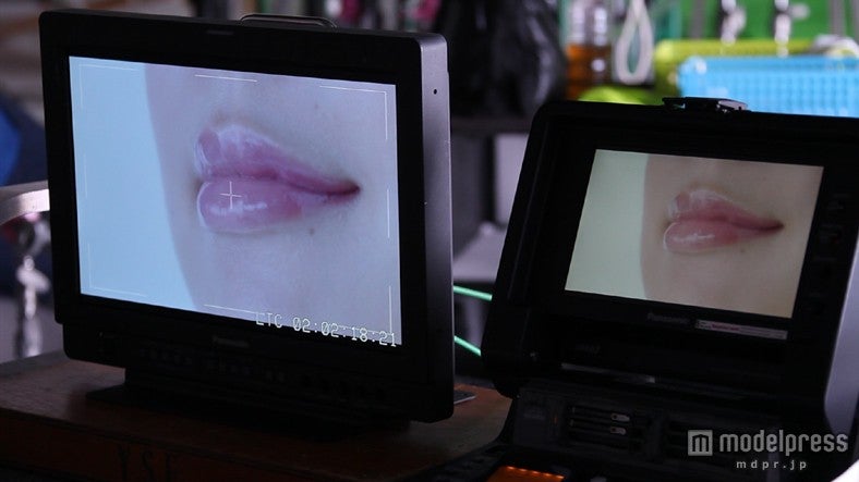 篠田麻里子／新CM「メンソレータムマリコ」篇メイキングショット