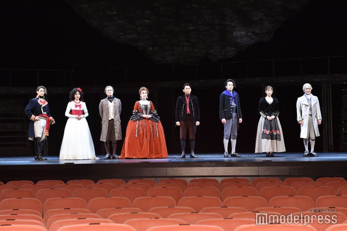 (左から)塩田康平、仙名彩世、山路和弘、キムラ緑子、今井翼、小西遼生、清水くるみ、天宮良(C)モデルプレス